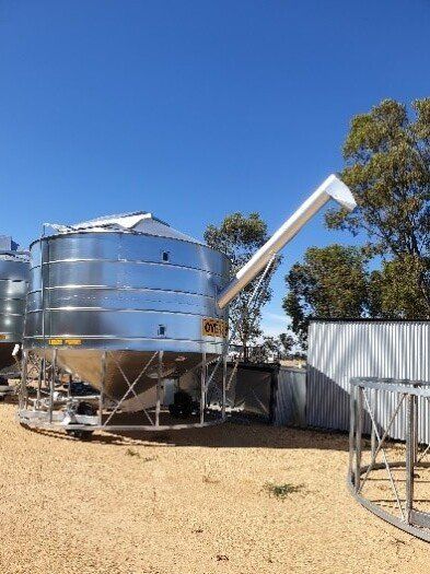 32 Ton Standard Bin with Auger - Shea-Oak Log, SA - Leske Engineering