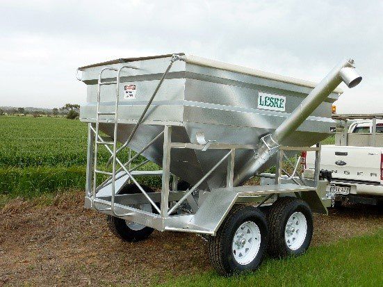 Ton Trailing Feed Out Bin With Auger Back View - Shea-Oak Log, SA - Leske Engineering