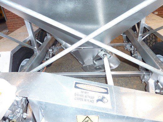 Trailing Feed Out Bin Close Up - Shea-Oak Log, SA - Leske Engineering