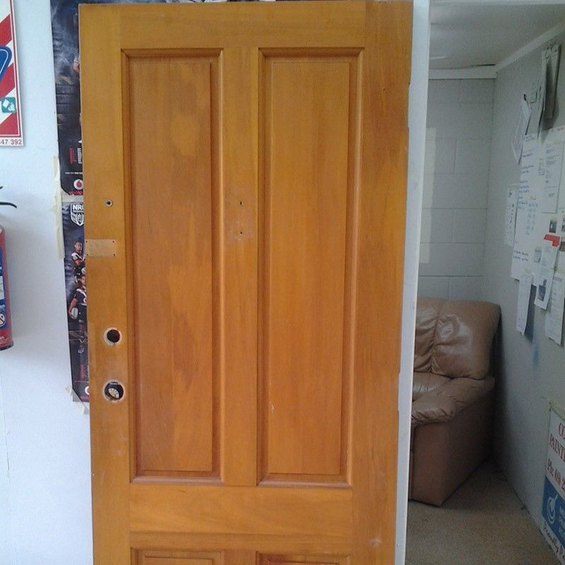 Varnished Door - Auckland, NZ - Papakura Furniture & Door Refinishers Limited Varnished Door - Auckland, NZ - Papakura Furniture & Door Refinishers Limited