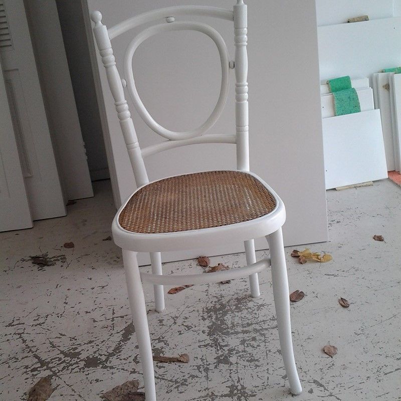 White Wooden Chair - Auckland, NZ - Papakura Furniture & Door Refinishers Limited White Wooden Chair - Auckland, NZ - Papakura Furniture & Door Refinishers Limited