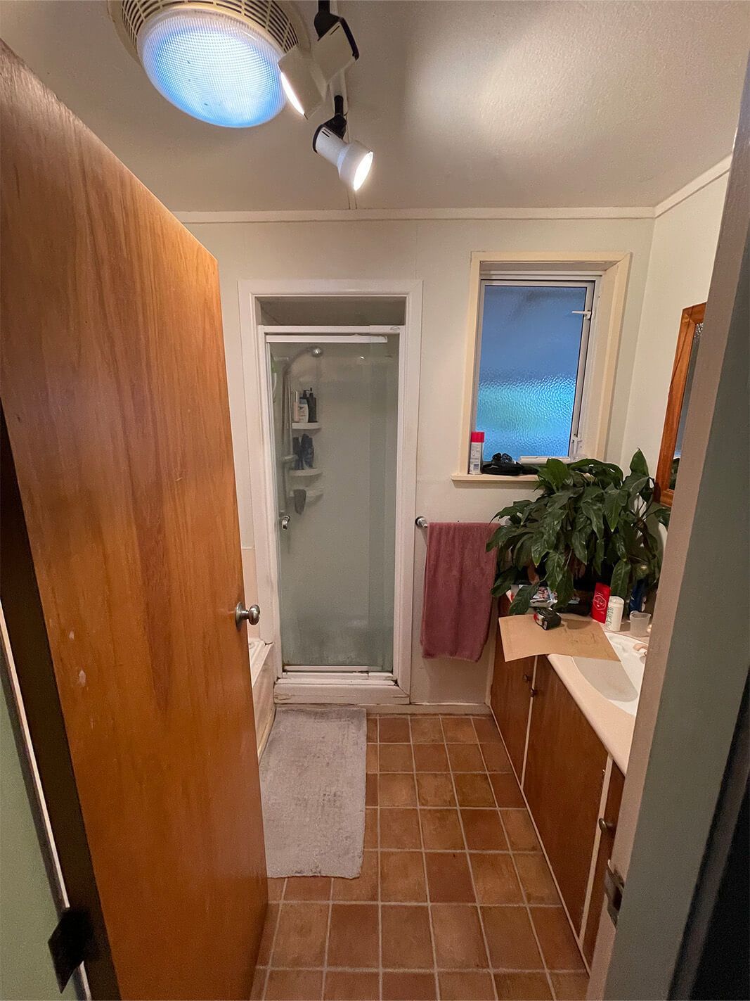 this old tired bathroom is ready for a makeover