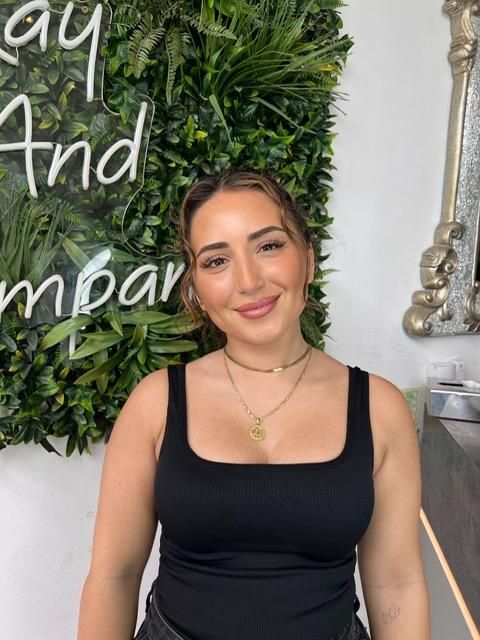 >hair and beauty salons in London muswell hill N10 | kayandkompany | organic hairdressers | meet our hair team Selin >hair and beauty salons in London muswell hill N10 | kayandkompany | hairdressers organic | meet our team Selin