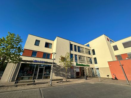 Das Bild zeigt den Gebäudekomplex 