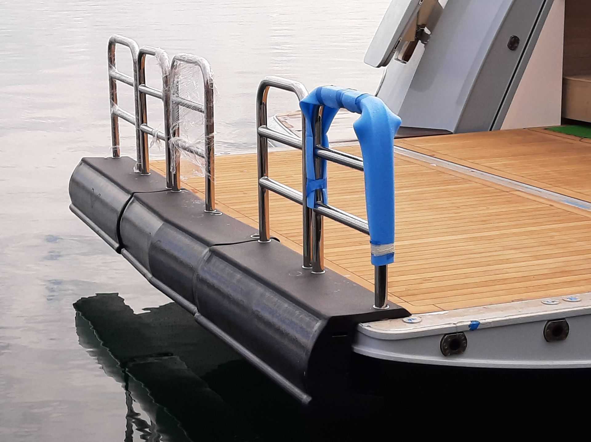 accessories for yachts
CUSTOM YACHT FENDER