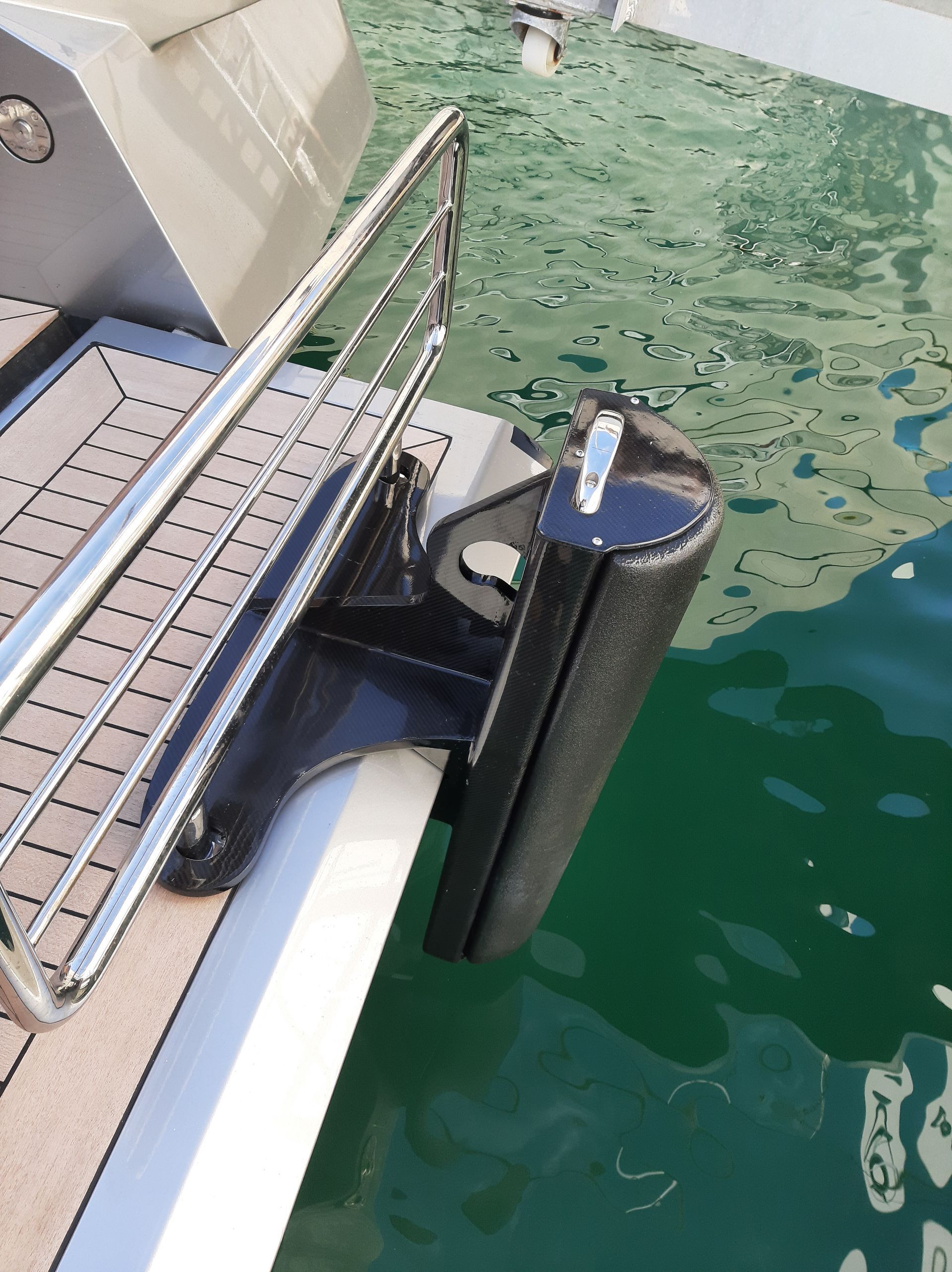 accessories for yachts
CUSTOM YACHT FENDER