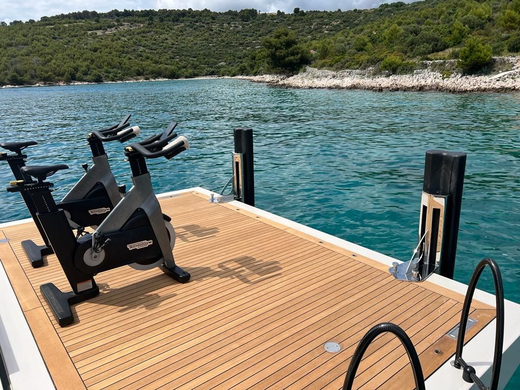 accessories for yachts
CUSTOM YACHT FENDER