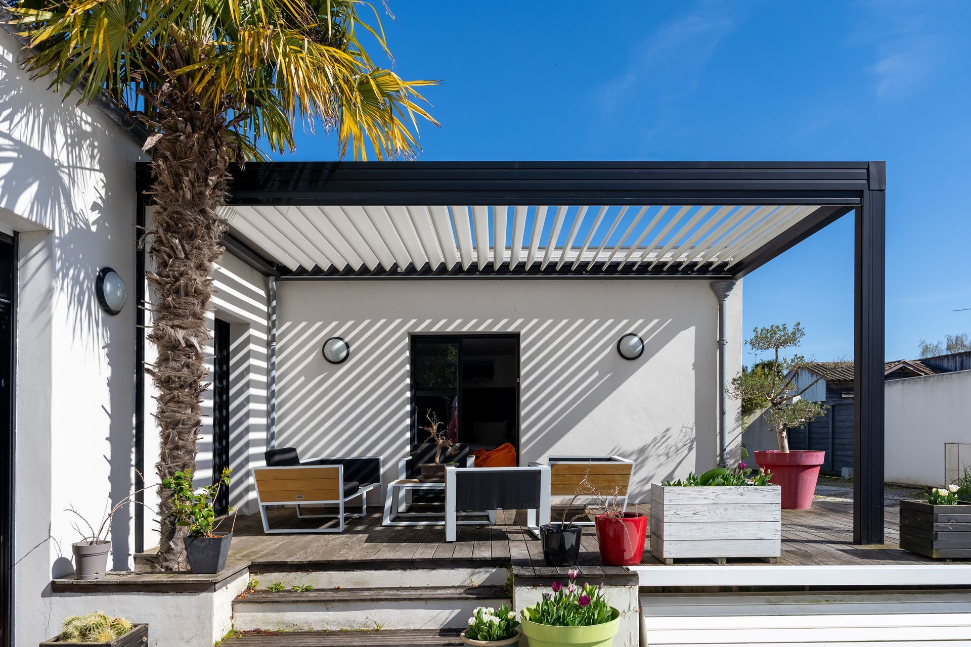 Rust-resistant aluminum awning enhancing home longevity