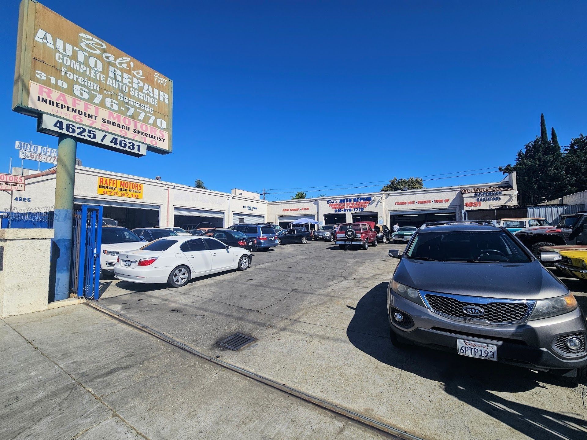 Shop's Exterior or Front Shop Photo | Bob's Auto Repair