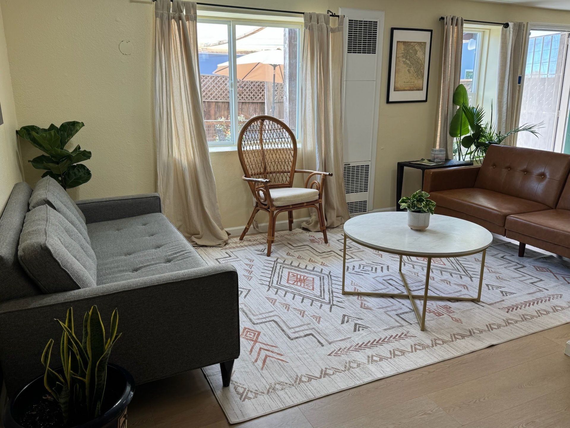 Oakland therapy office space for Maliyah Coye Counseling, serving clients in the Bay Area and online in California.