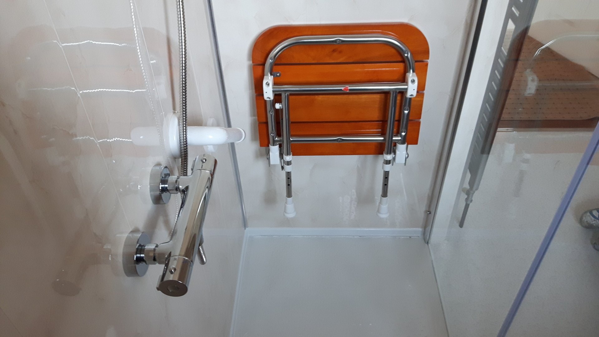 Accessible Walkin Showers for Elderly & Disabled