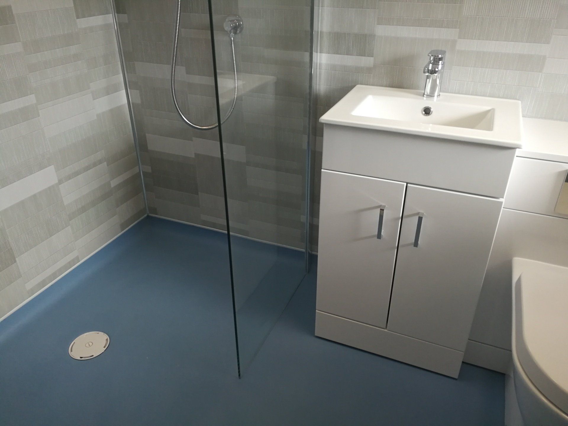Wet rooms for disabled and elderly people with mobility issues