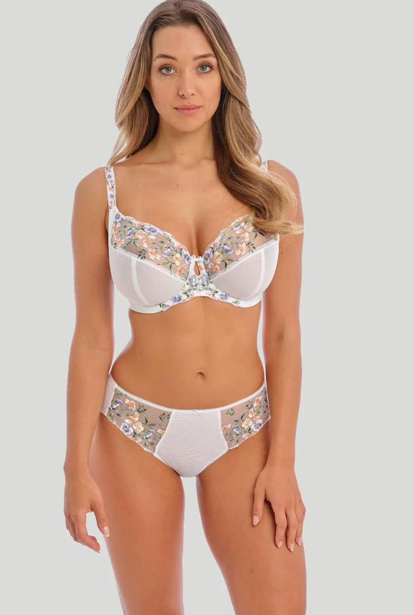 A Model Wears a White, Floral-patterned Lingerie Set Featuring an Underwire Bra — La Bra Boutique in Rockhampton, QLD