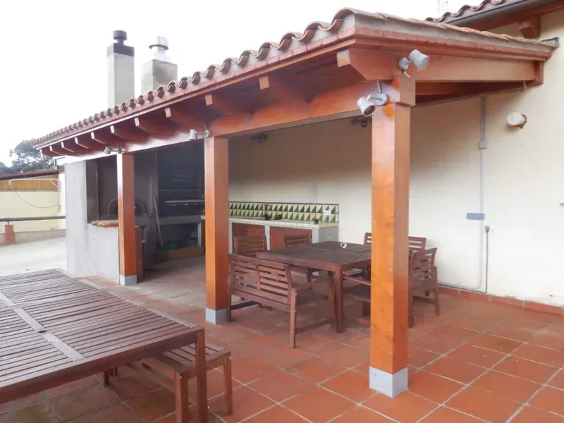 tettoia legno portico pavimento cotto