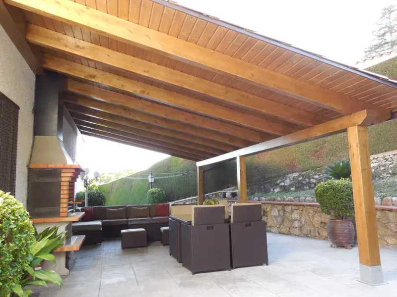 tettoia legno terrazzo zona salotto