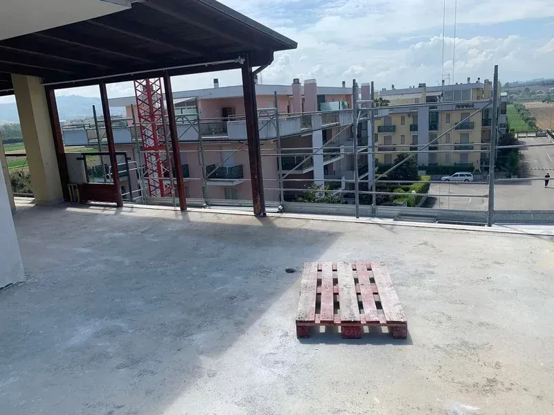 Tettoia in legno sulla terrazza