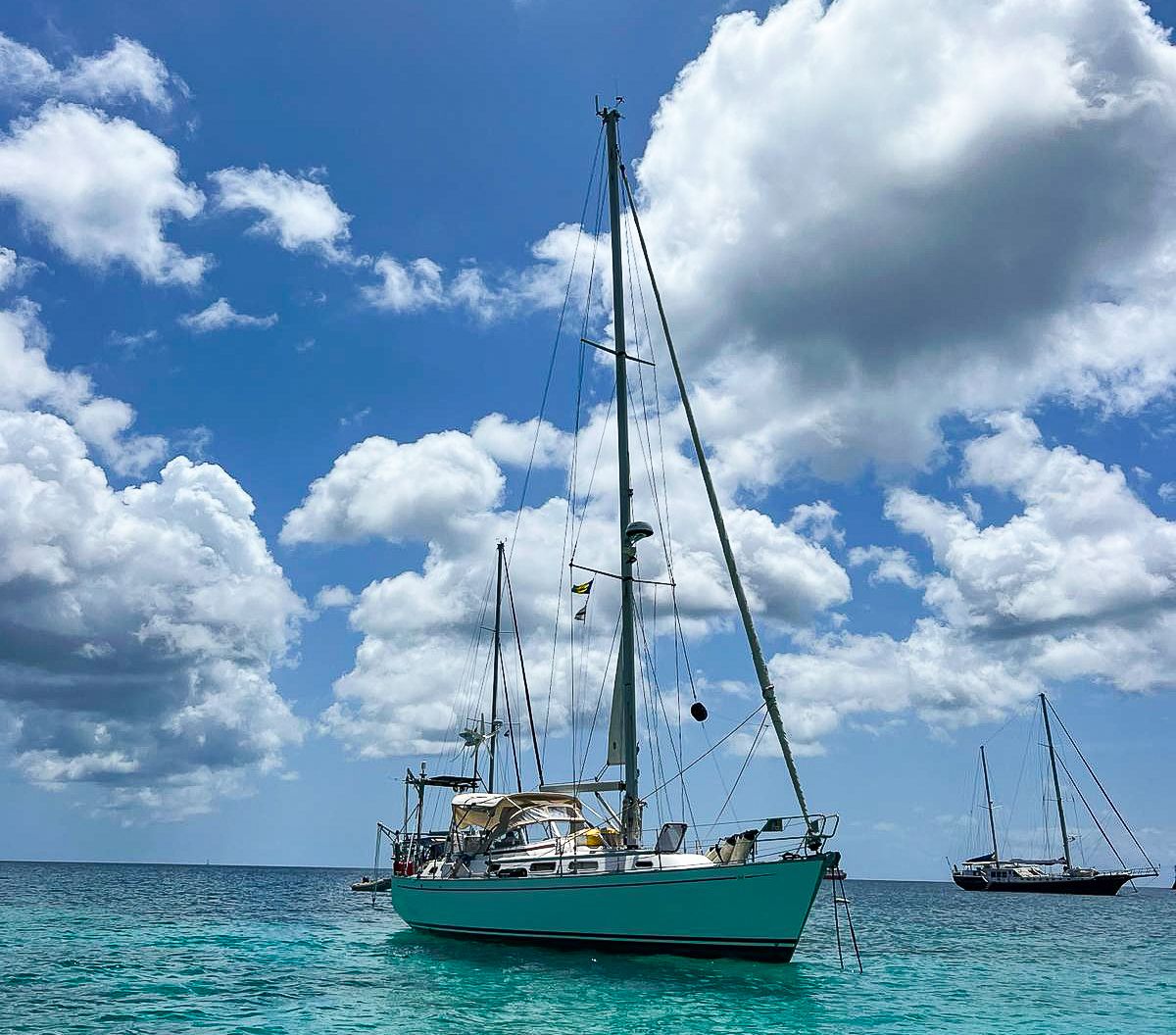 najad-380-for-sale-lighthouse-yachting