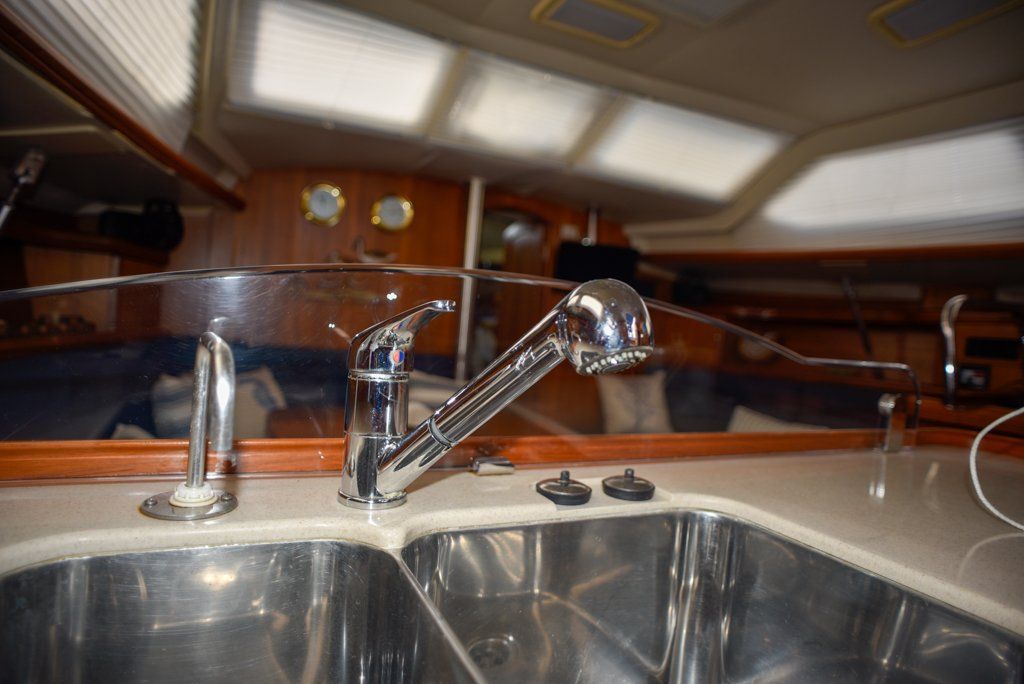 Hunter 44 DS basin
