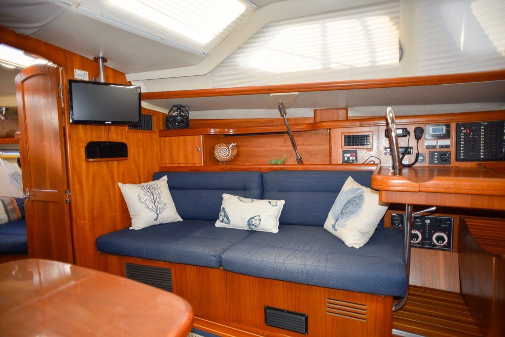 Hunter 44 DS Saloon