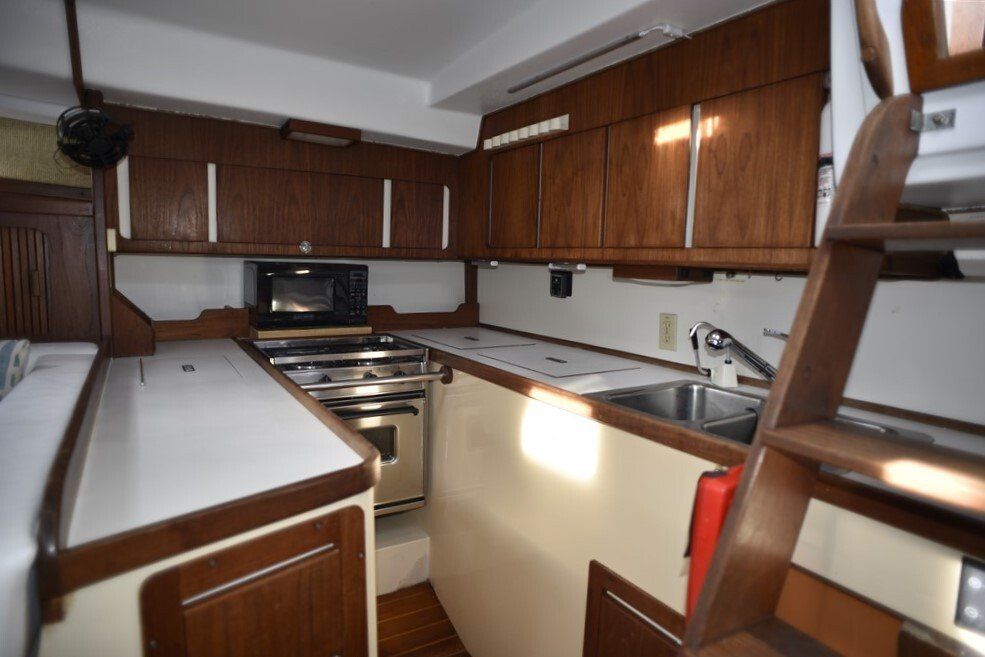 Catalina Morgan Out Island 41 Classic galley