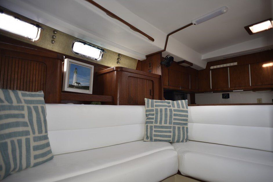 Catalina Morgan 41 Classic salon