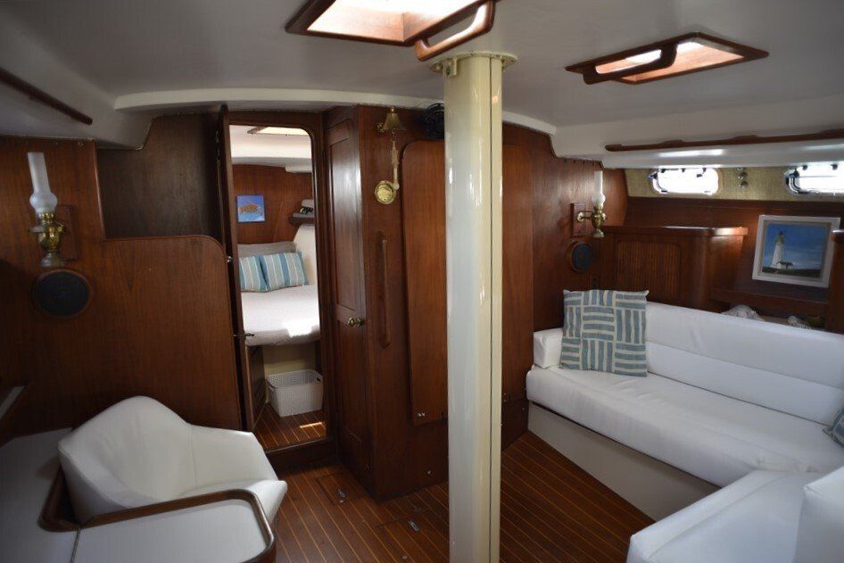 Catalina Morgan 41 Classic saloon