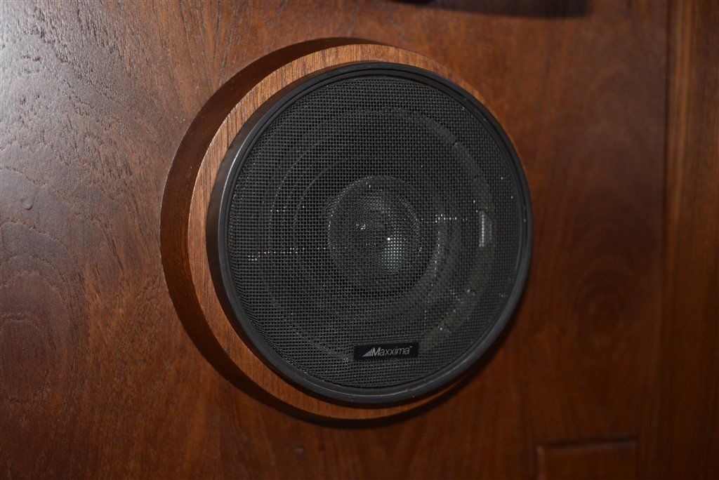 Catalina Morgan 41 Classic wall mounted speaker