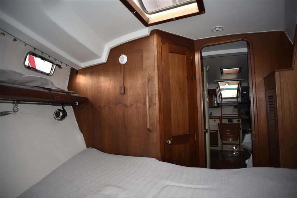 Catalina Morgan 41 Classic forward cabin looking aft