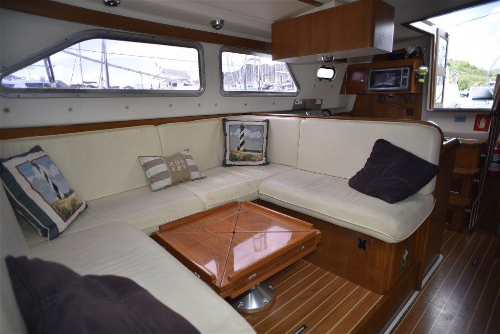 2008 Catalina Morgan 440 salon