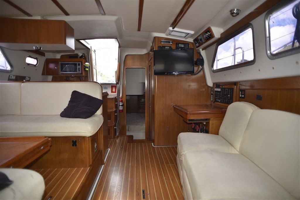 2008 Catalina Morgan 440 saloon