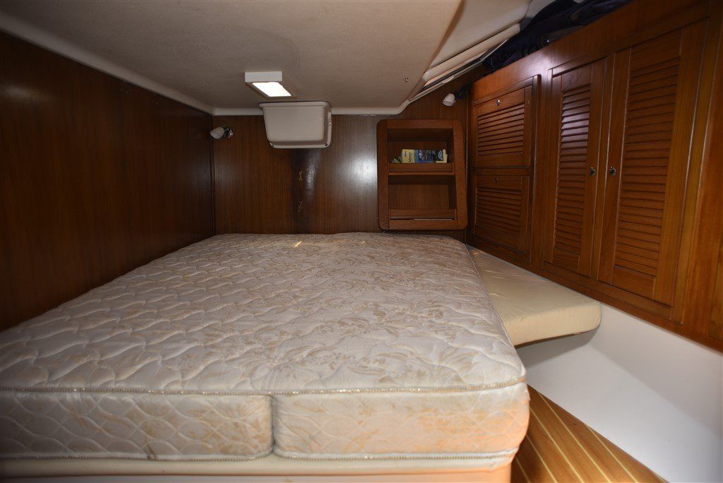 Catalina Morgan 440 aft cabin