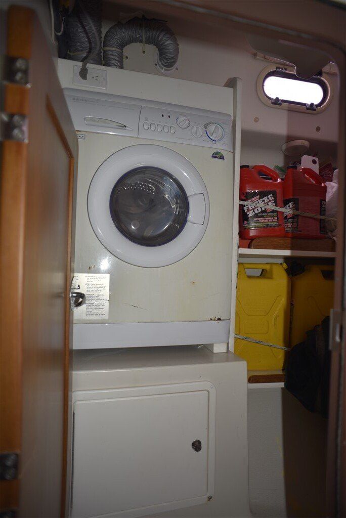 Catalina Morgan 440 washing machine