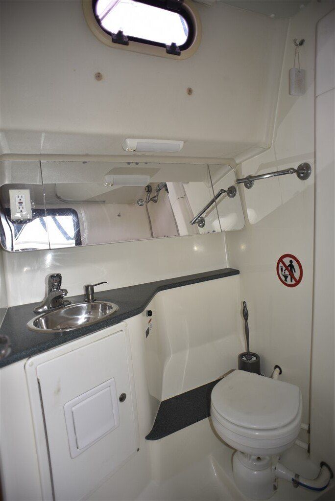 Catalina Morgan 440 aft head