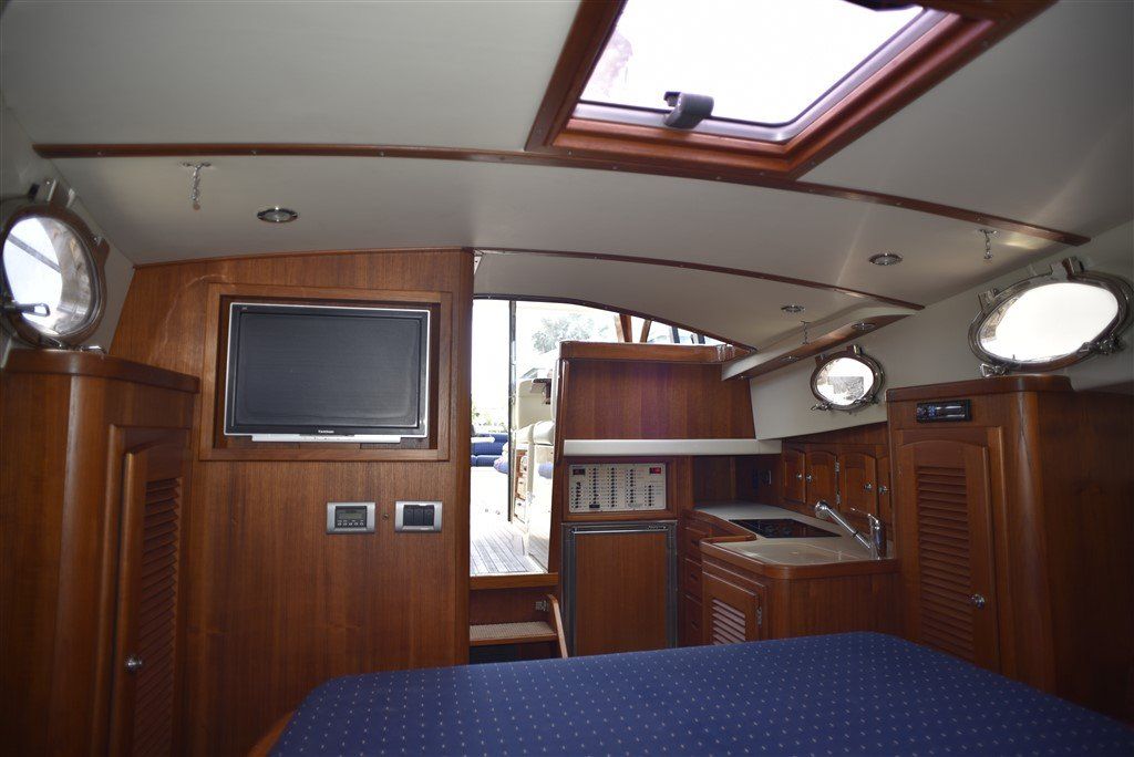 San Juan 40 Cabin