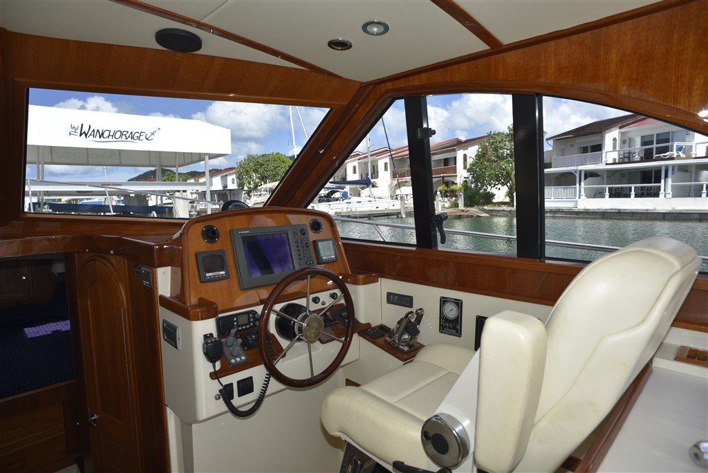 San Juan 40 Interior Helm