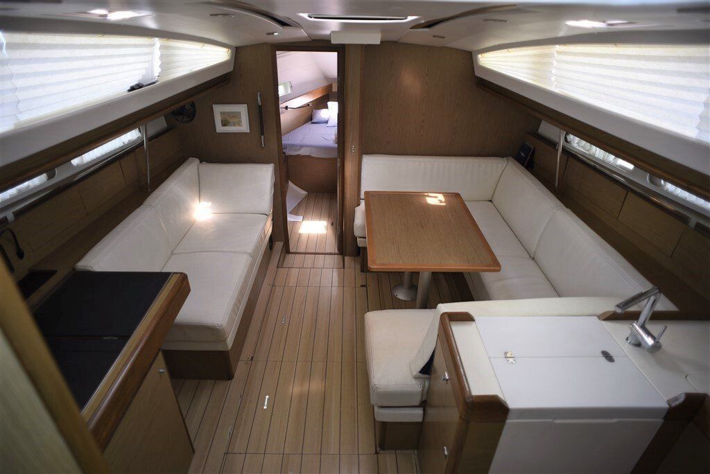 Jeanneau SO 41 DS Salon