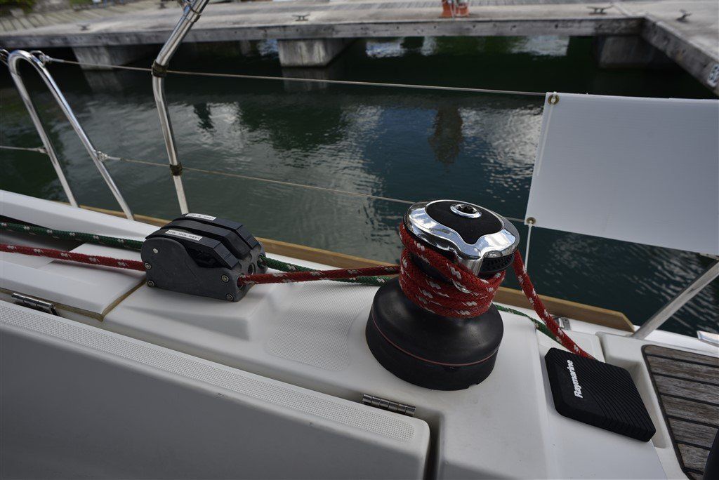 Jeanneau SO 41 DS Winch