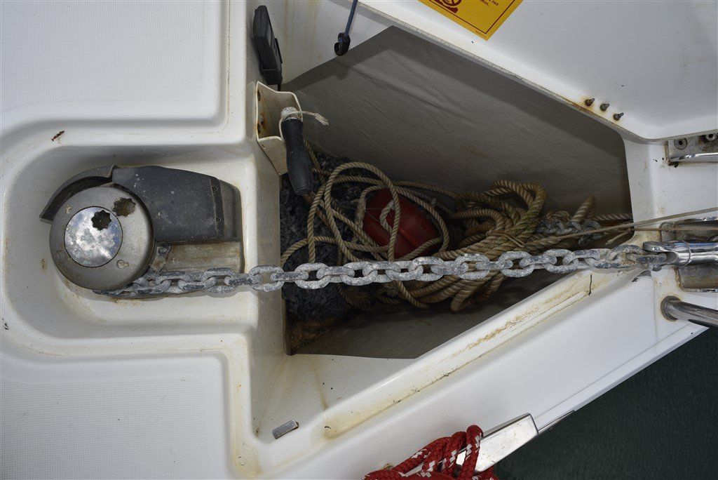 Jeanneau SO 41 DS Anchor Locker