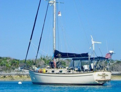 Island Packet 38 - Anchored