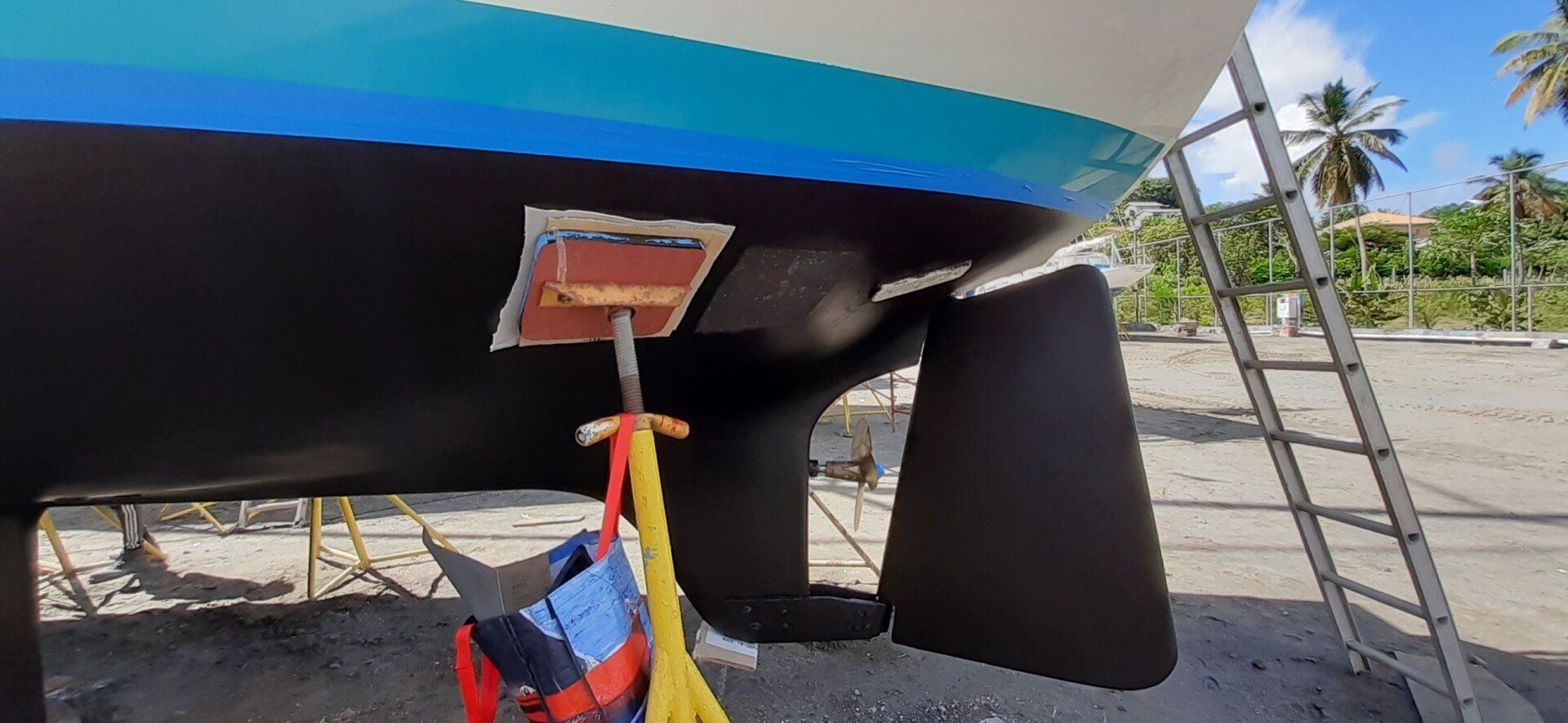 Catalina Morgan 41 Classic skeg hung rudder