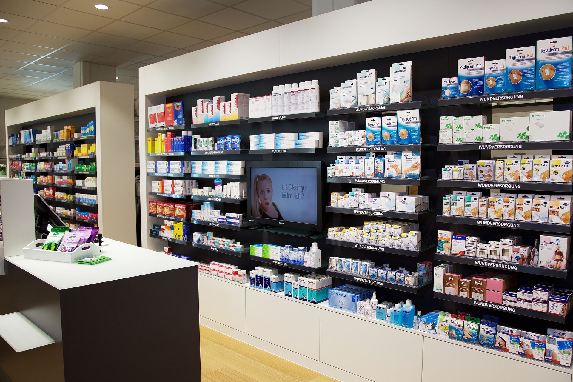 Bünz Apotheke Wohlen AG Innenaufnahme Sortiment