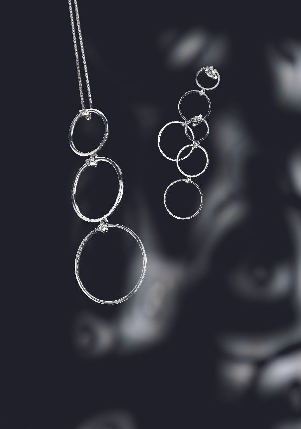 CIONDOLO E ORECCHINI CON DIAMANTI 18K ORO BIANCO