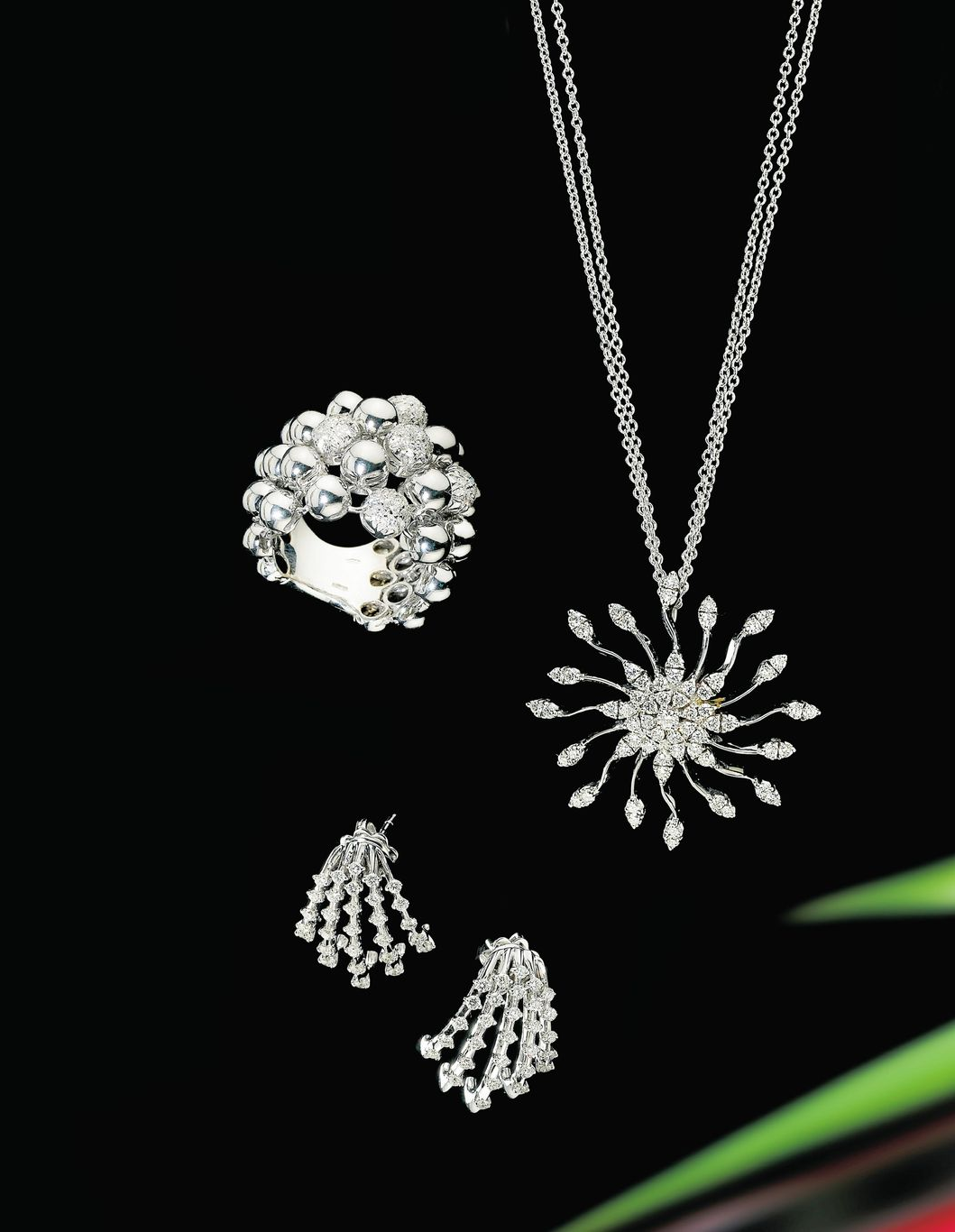 COLLANA CON PENDENTE E ANELLO ORO BIANCO 18K 
