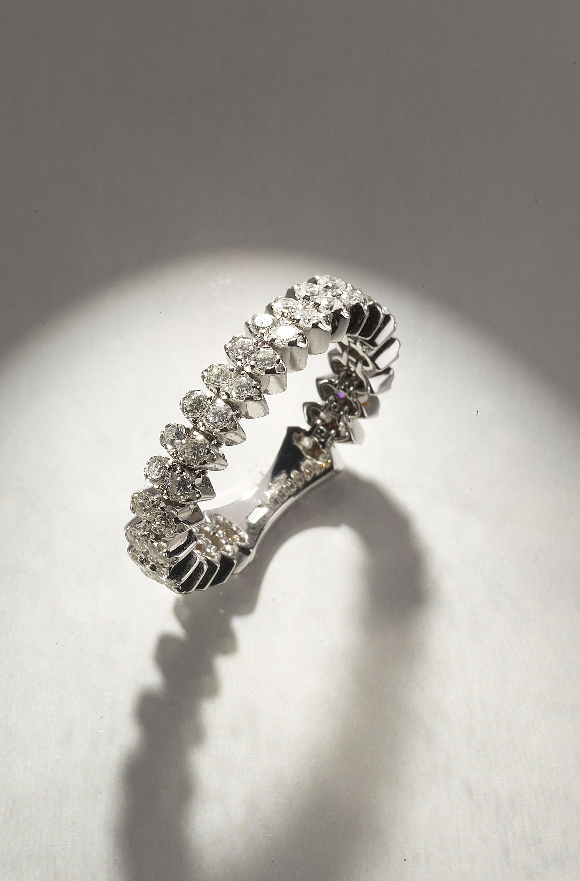 ANELLO 18 KT ORO BIANCO DIAMANTI  NATURALI 