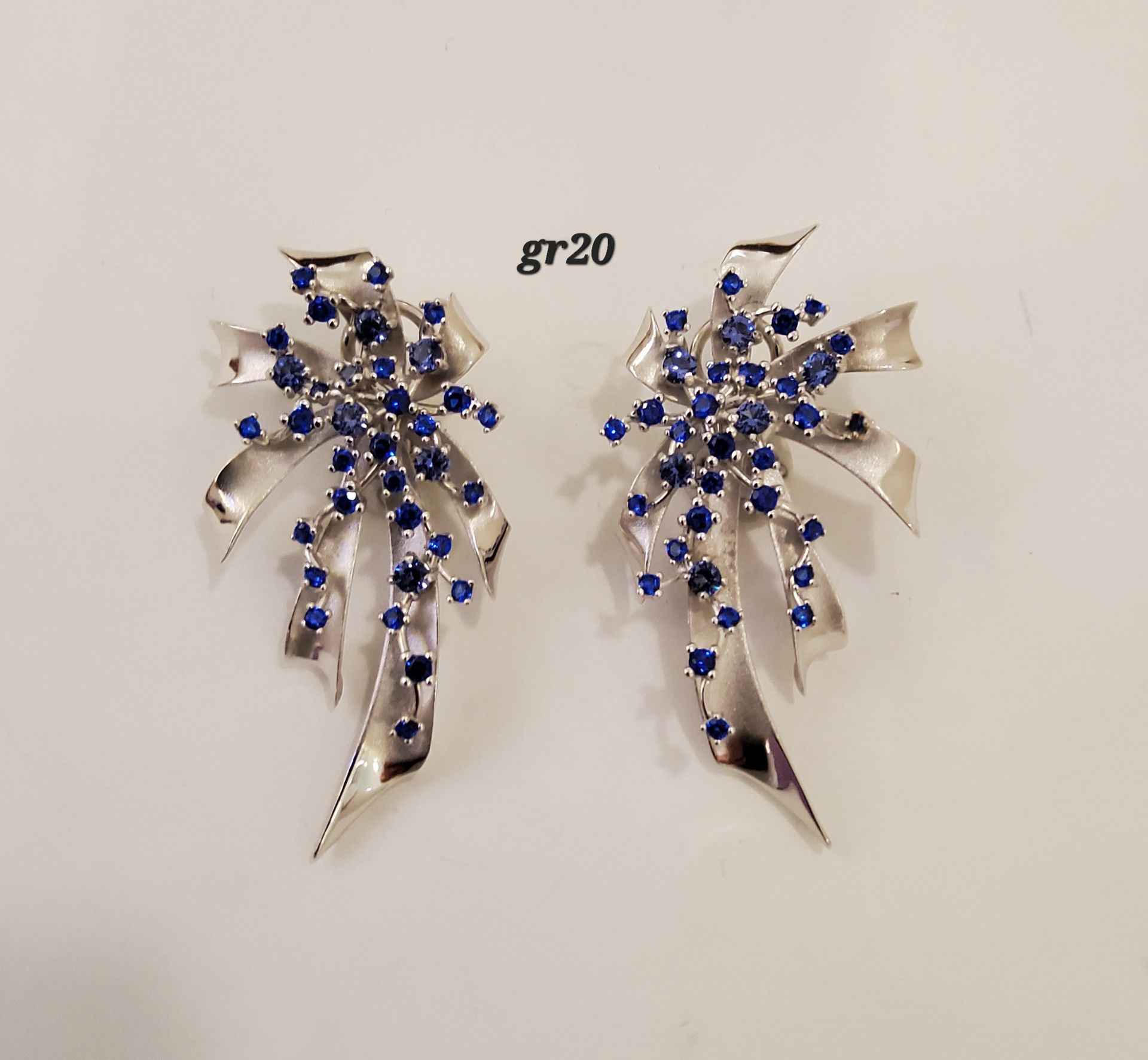 ORECCHINI PENDENTI ORO 18K E PIETRE