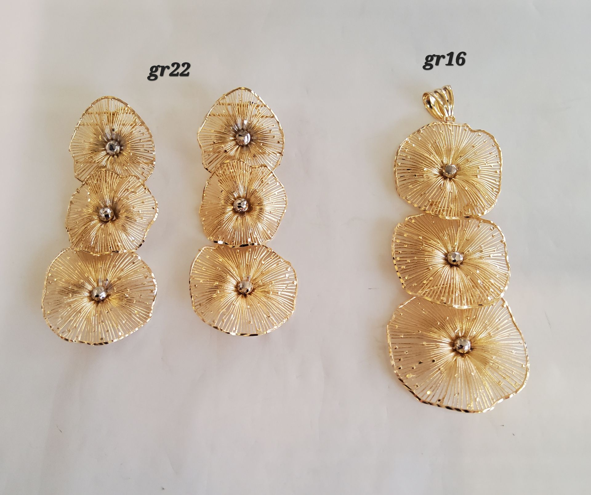 ORECCHINI  E PENDENTE ORO 18KE GIALLO