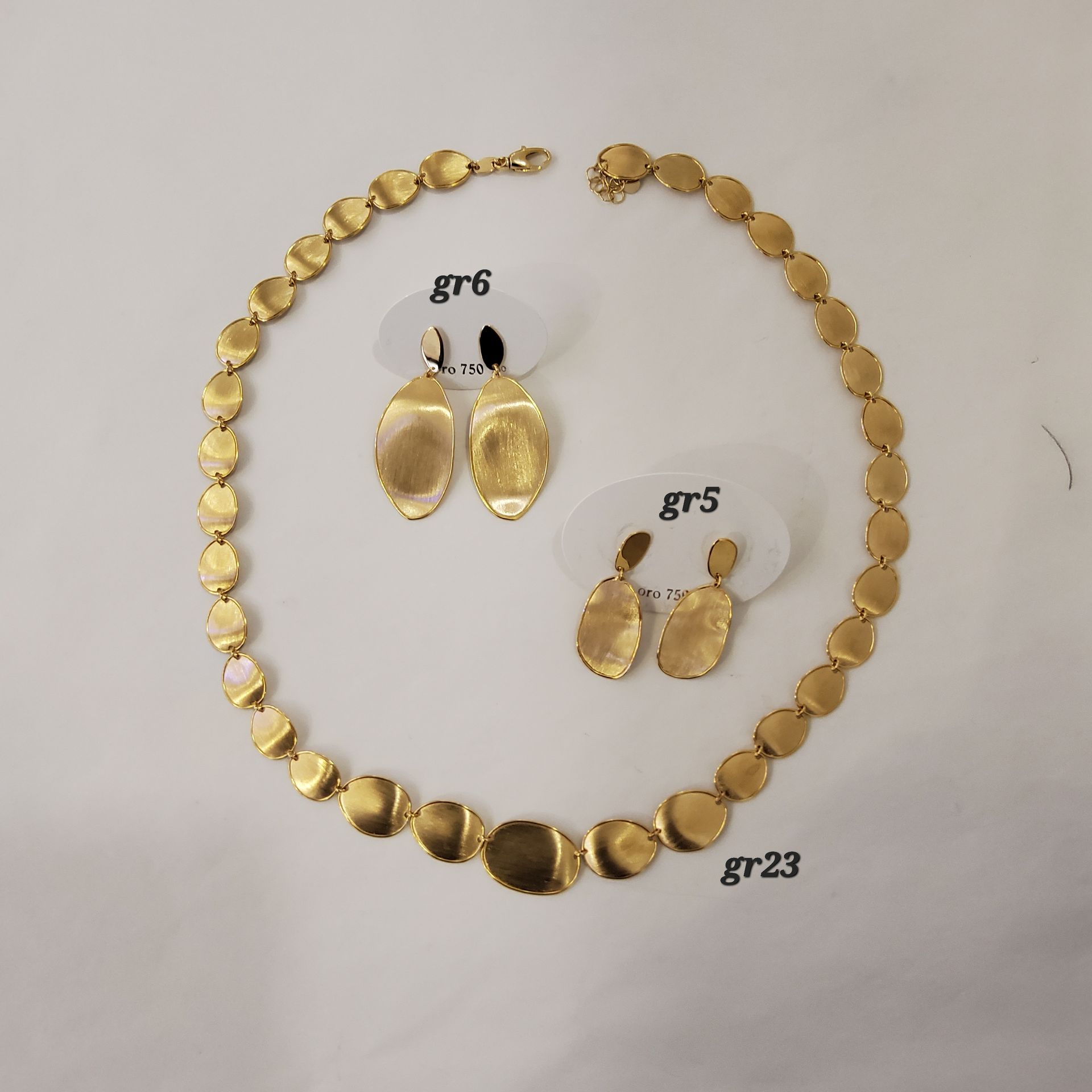 PARURE CON ORECCHINI, ORO GIALLO 18K