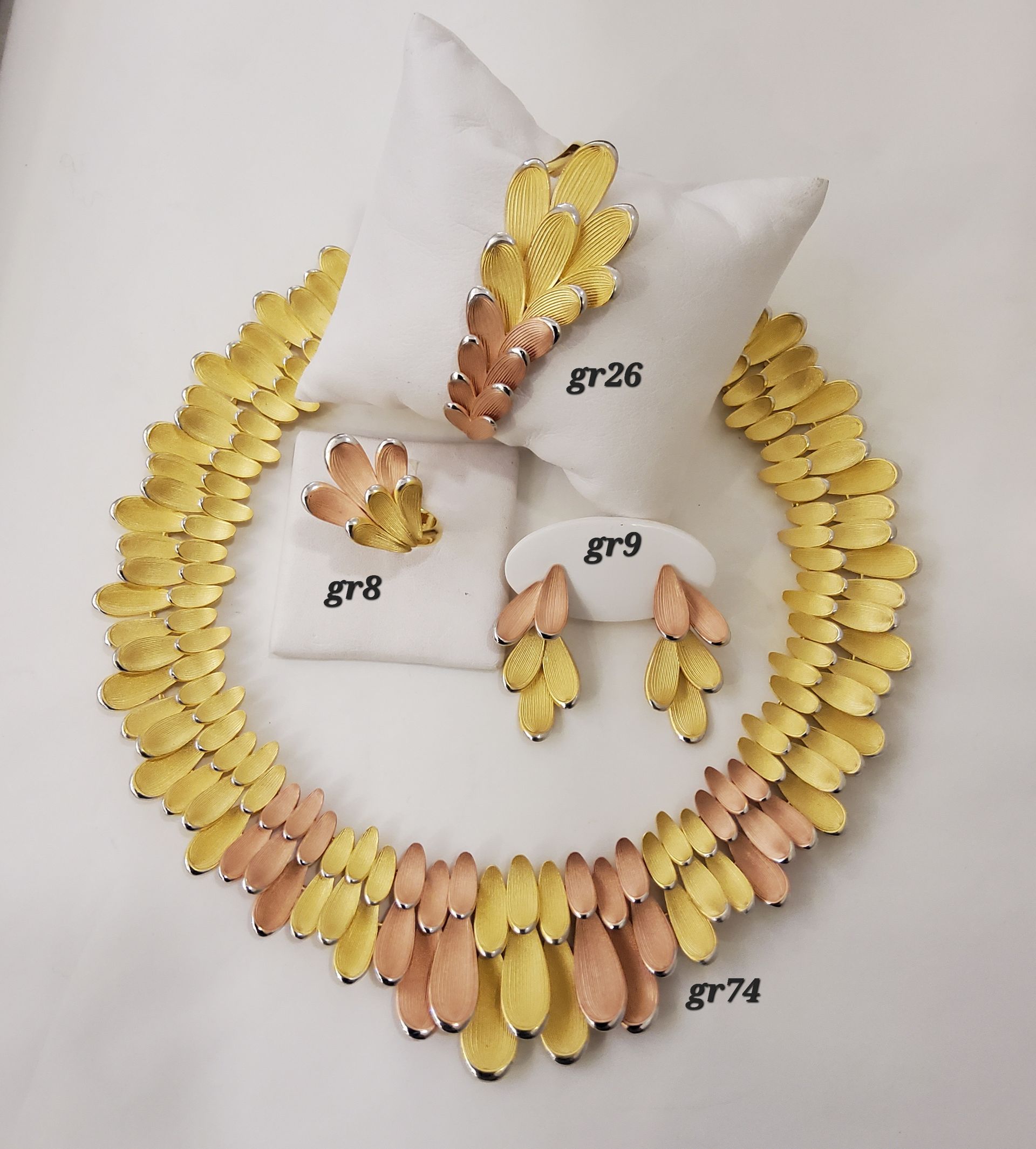 COLLANA, BRACCIALE, ORECCHINI E ANELLO ORO 18K