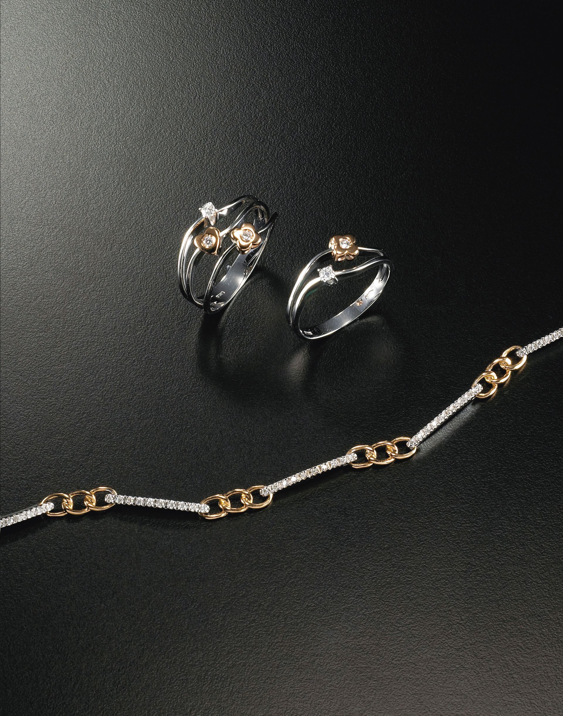 ANELLI CON DIAMANTI ORO 18K  BIANCO