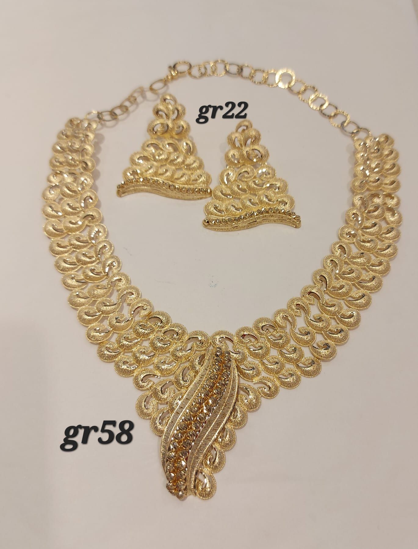 PARURE CON COLLANA, ORECCHINI, ORO GIALLO  18K  